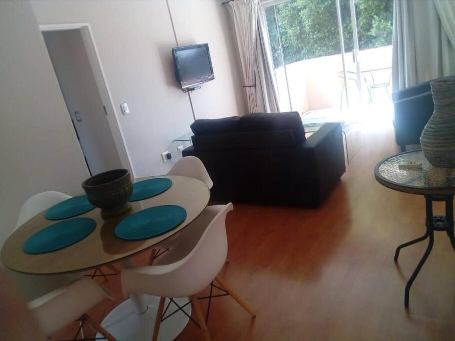Daisy St -One Bedroom Apartment جوهانسبورغ المظهر الخارجي الصورة