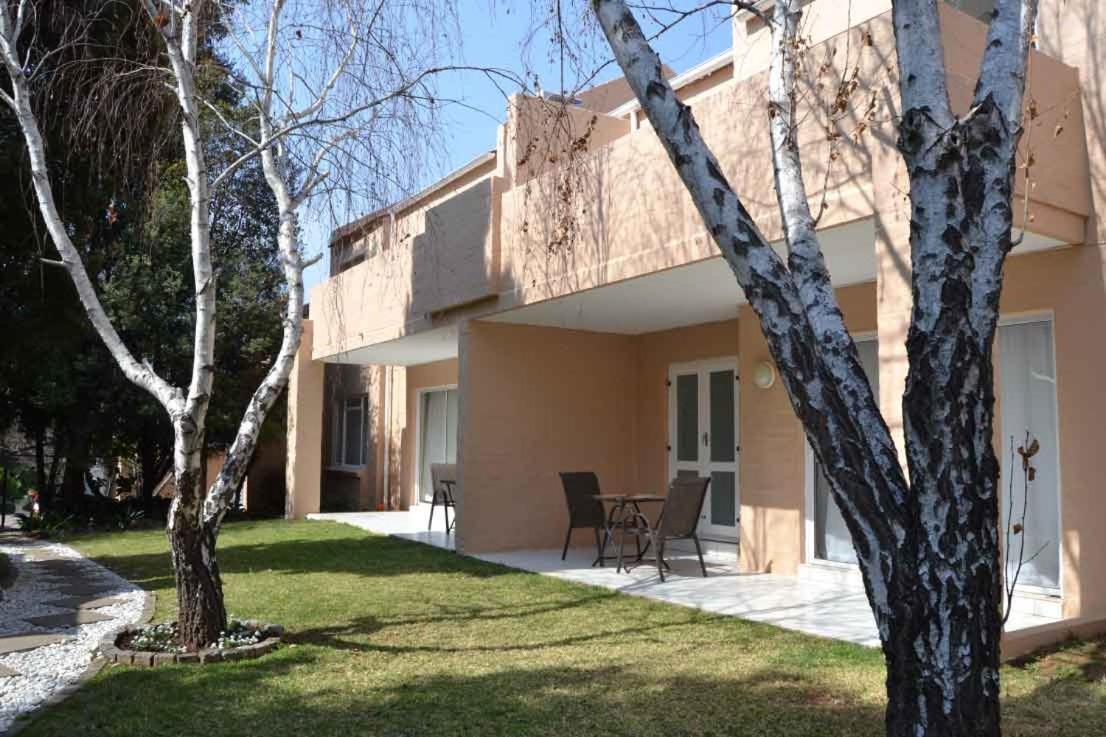 Daisy St -One Bedroom Apartment جوهانسبورغ المظهر الخارجي الصورة
